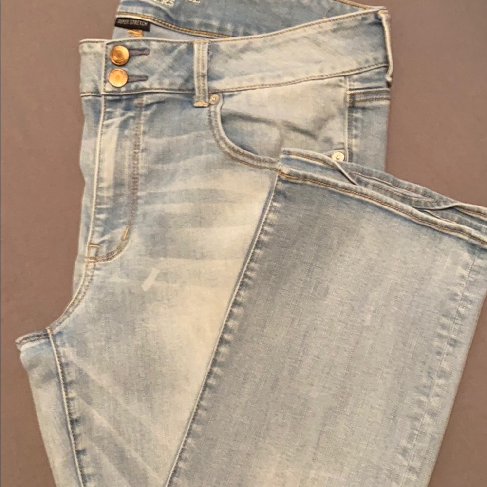 American Eagle Artist crop